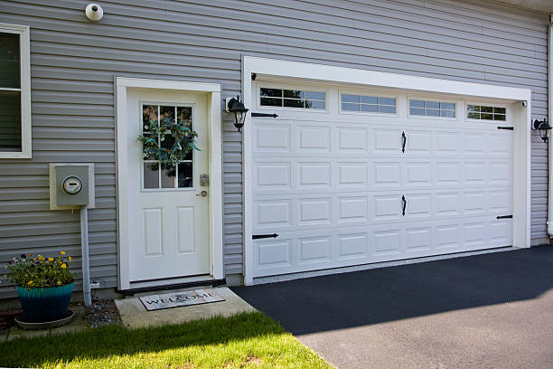 24/7 Emergency Garage Door Panel Replacement experts in Stroud, OK